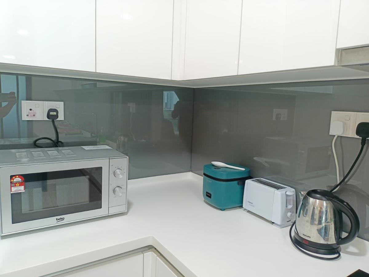 C1113 Almas Suites Galaxy Space Netflix By Stay نوساجايا المظهر الخارجي الصورة