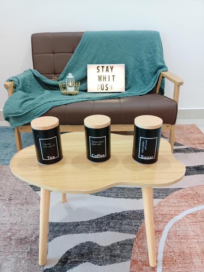 C1113 Almas Suites Galaxy Space Netflix By Stay نوساجايا المظهر الخارجي الصورة